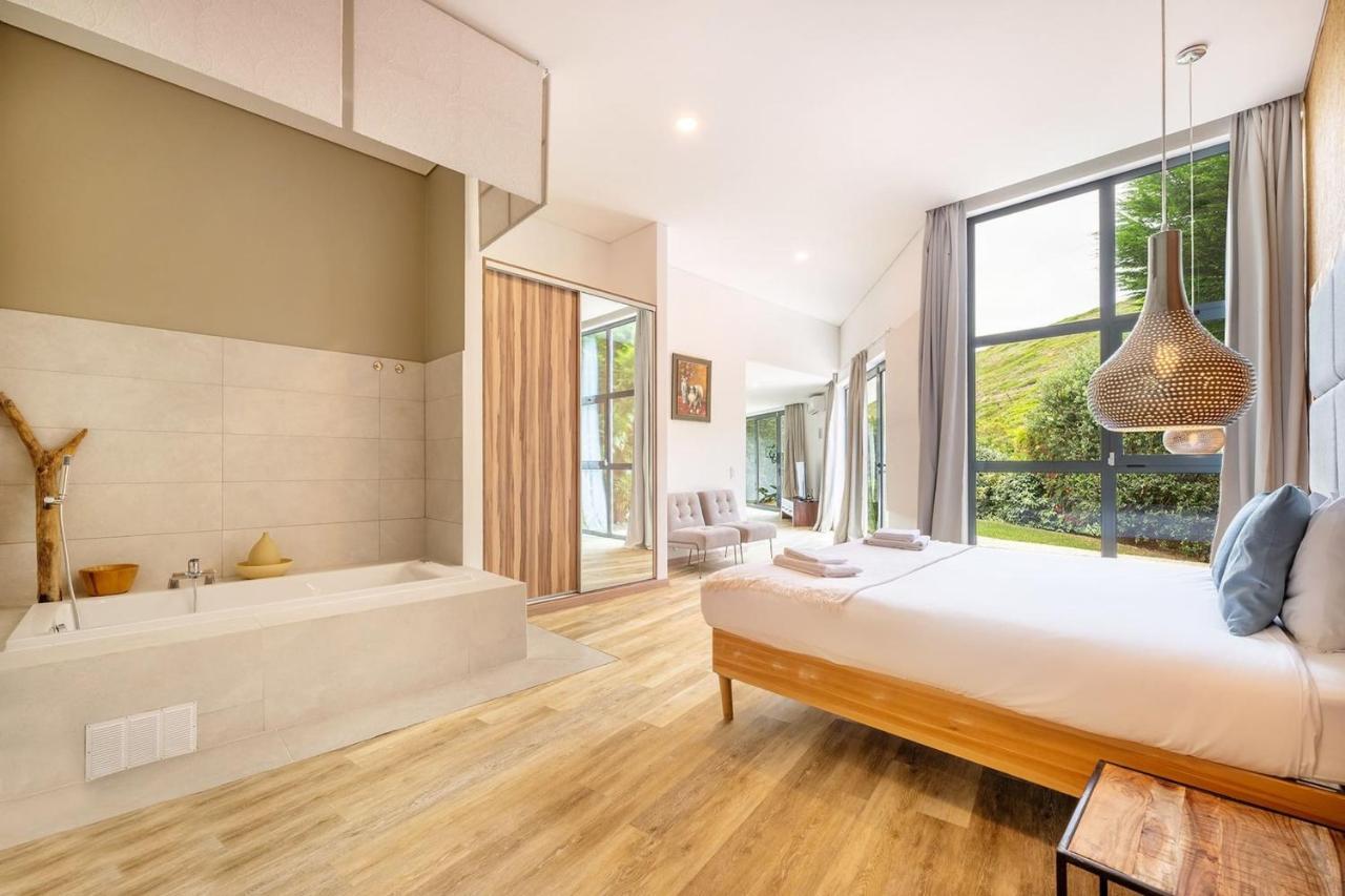 Guestready - Luxury Beach Villa With Private Pool Mafra Bagian luar foto